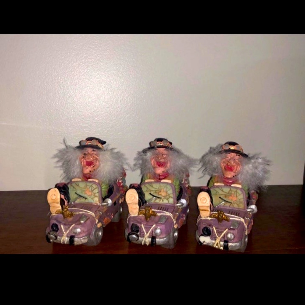 HALLOWEEN Witches "On-Vacation" Resin Figurines - set of 3–NWOT